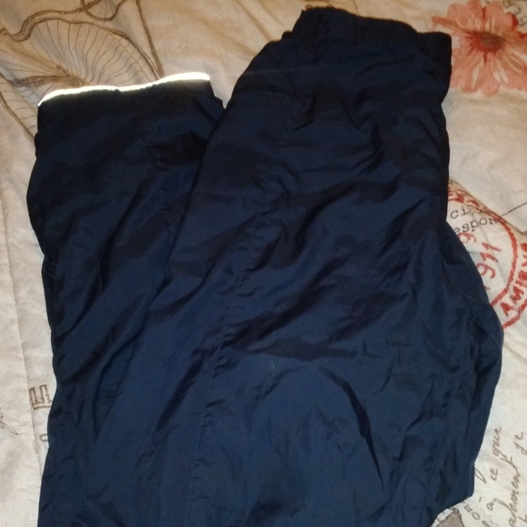 Snow Pants 40$ both pairs - Picture 3 of 4